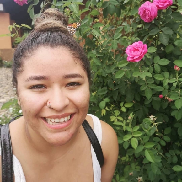 Meet your Posher, Andrea - Picture 4 of 7